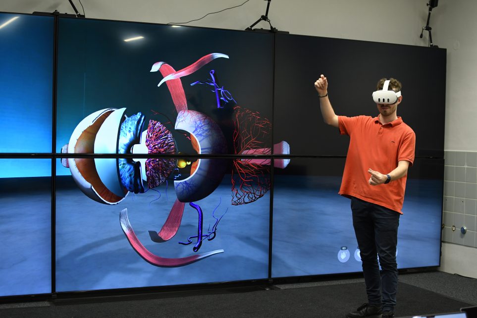 Vividly – Future of Lectures with XR